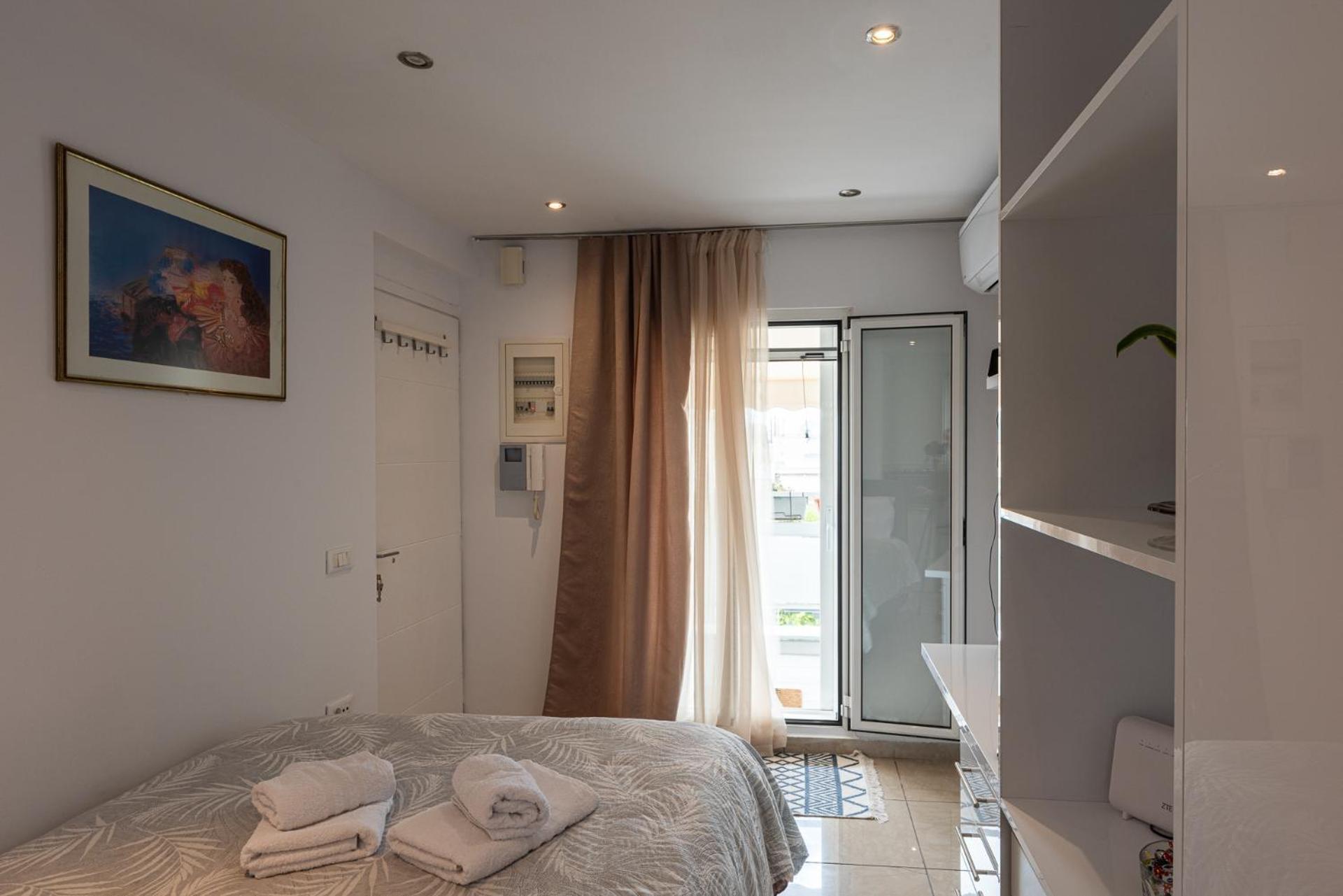 Tiny Apartment In The Centre Of Афины Экстерьер фото